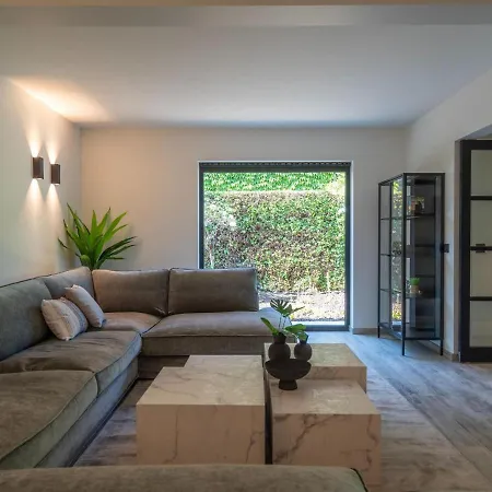 Luxury In With Wellness קורטרייק