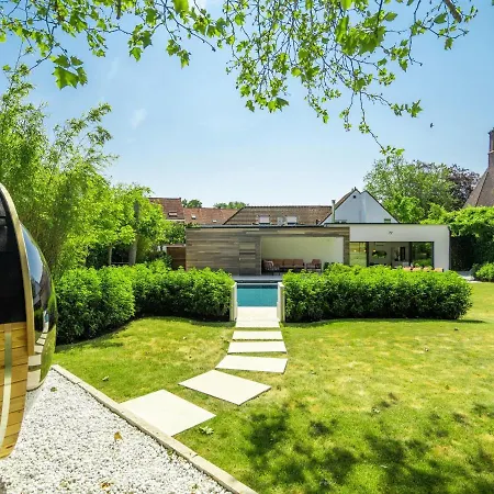 בית נופש Luxury In With Wellness קורטרייק